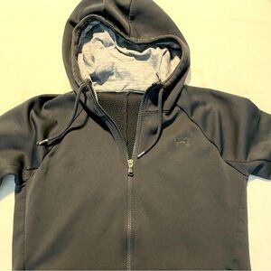 Women’s Under Armour Fleece zip up jacket (with pockets and thumb holes).